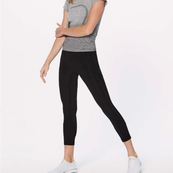 Lululemon sz 8 All The Right Places Crop II 23" Black great pre owned cond - Picture 2 of 15